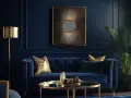 Elegancki salon z granatową ścianą, aksamitną kanapą i złotymi dodatkami. Inspiracje dla miłośników luksusu.